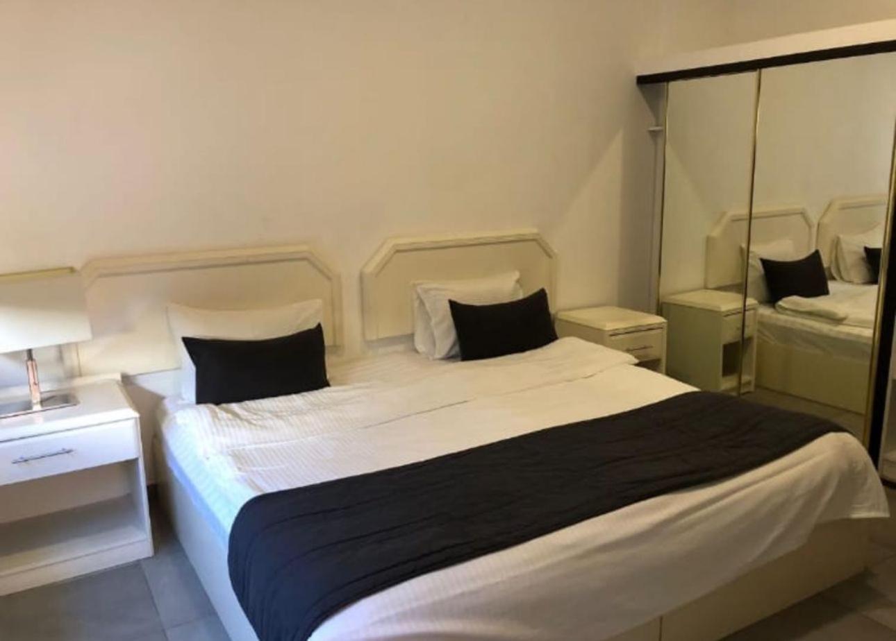 Weibdeh Heights Hotel Suites Ammán Kültér fotó